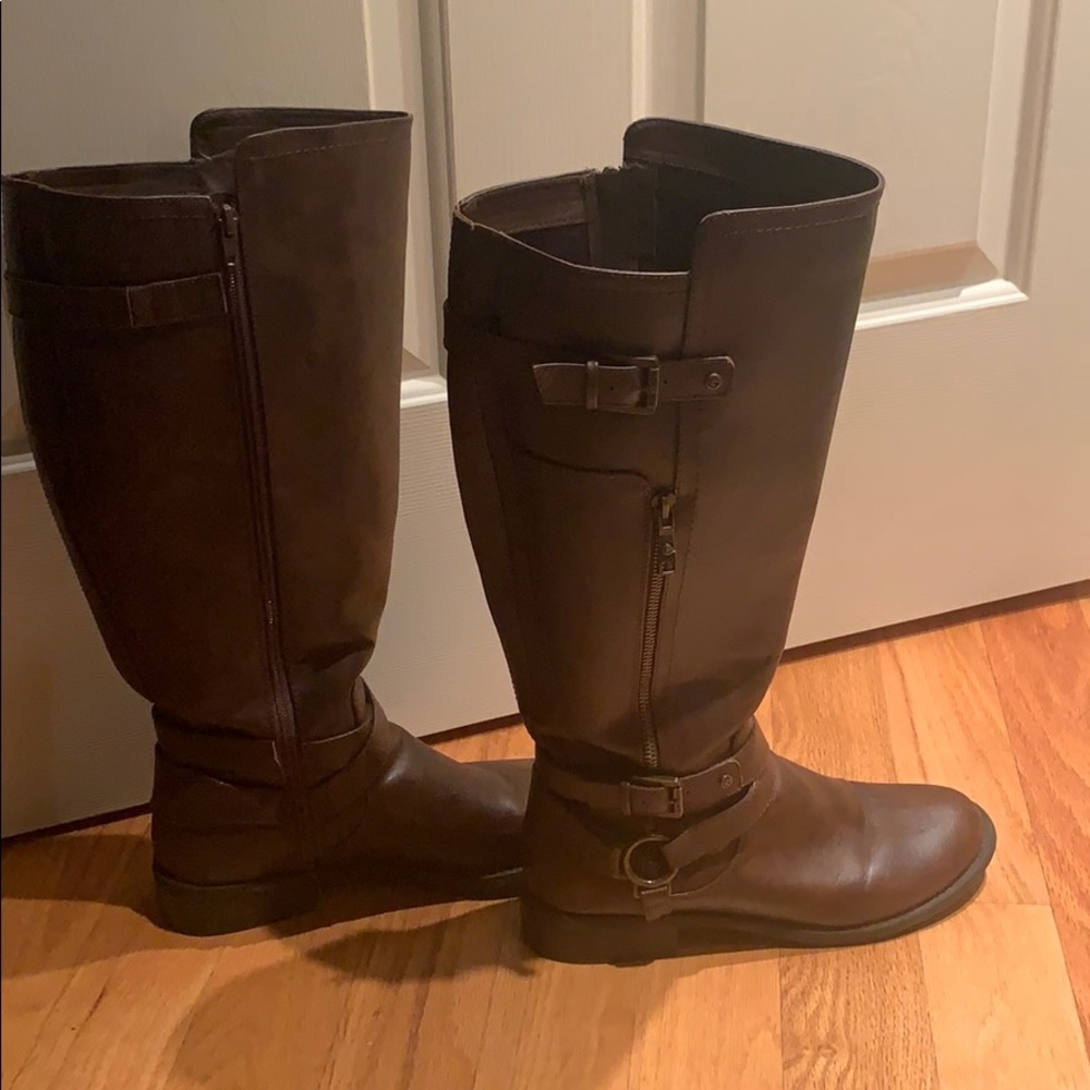 Boots - Picture 4 of 6